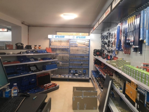 Auto servis Moma prodavnica auto dijelova